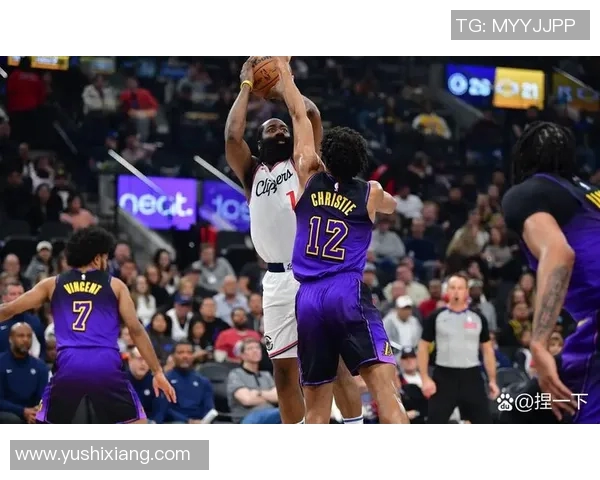 快船勇士激战正酣NBA直播精彩对决不容错过