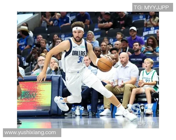 独行侠与活塞季前赛精彩对决展现球队新阵容与战术风采