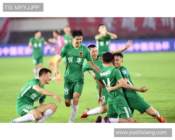 精彩对决直播贵州恒丰迎战山东队全力争胜展现足球魅力与激情 精彩对决直播贵州恒丰迎战山东队全力争胜展现足球魅力与激情