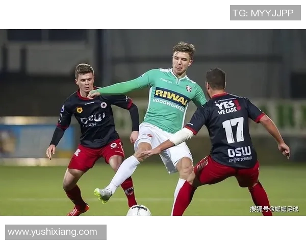 西布罗姆维奇与伯明翰激战正酣实况回顾与精彩瞬间分析